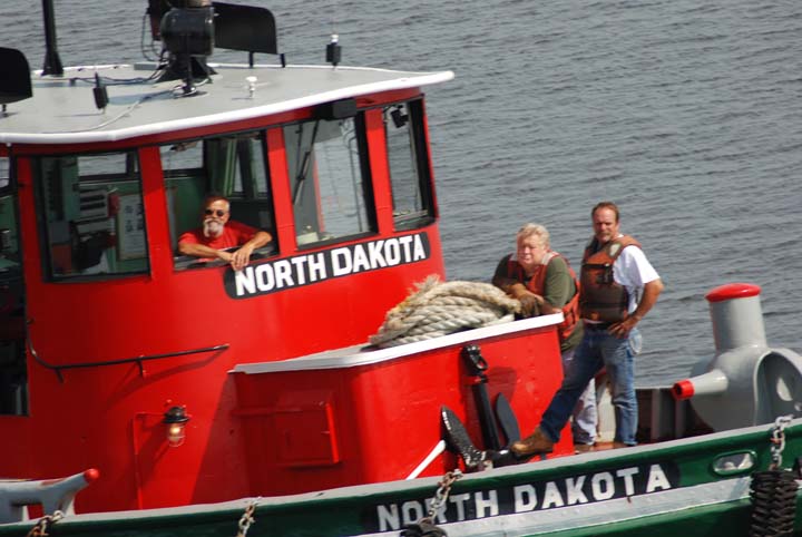 Crew of tug North Dakota