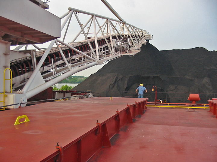 American Republic unloading coal