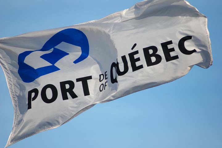 Port de Quebec flag