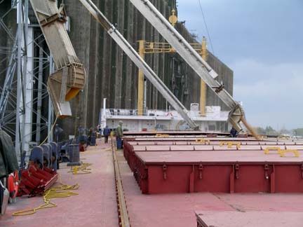 Algontario loading grain